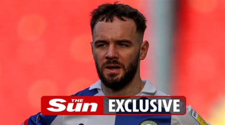 Brighton join Adam Armstrong transfer race as West Ham also fight for £25m Blackburn striker