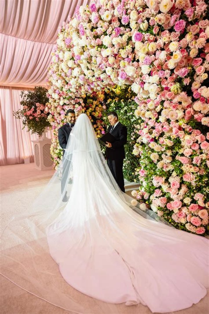 Britney Spears Wears Versace Dress for Wedding Day: Photos
