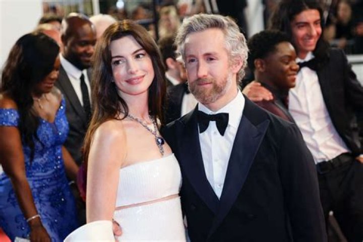 Buzzz-O-Meter: Anne Hathaway's Favorite $1,000 Heels and More