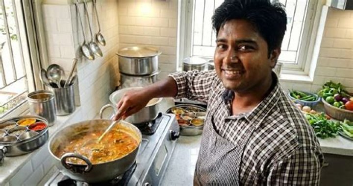 Question: Can I Bake A Cake In A Glass Pan