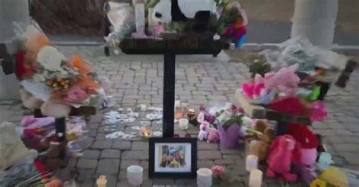 Canada mourns after six killed in rare mass stabbing