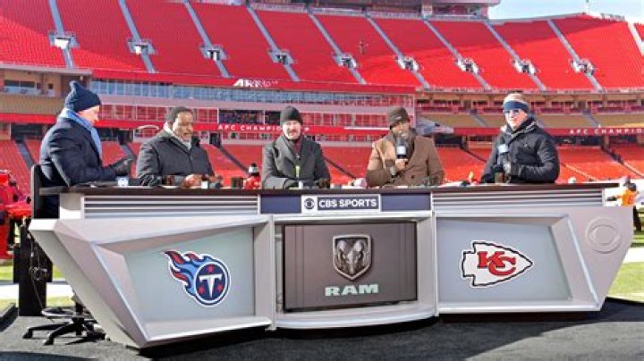 CBS forced into major last-minute broadcasting change with NFL commentators Boomer Esiason and Phil Simms missing