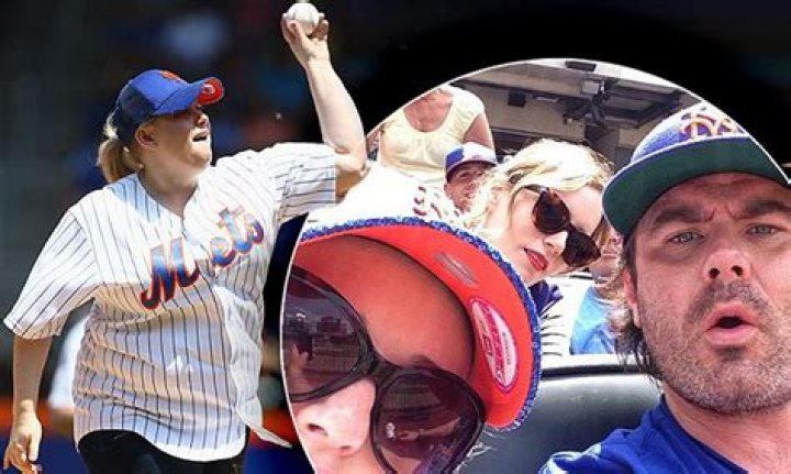 Celebrity Baseball Fans: Ben Affleck, Emma Stone and More