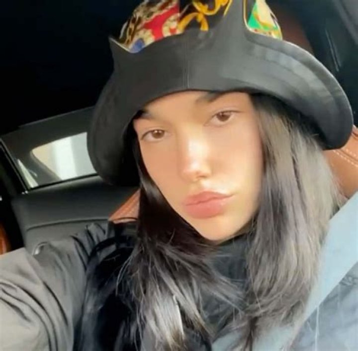 Celebs Are Obsessed With the Return of the ‘90s Bucket Hat: Photos 
