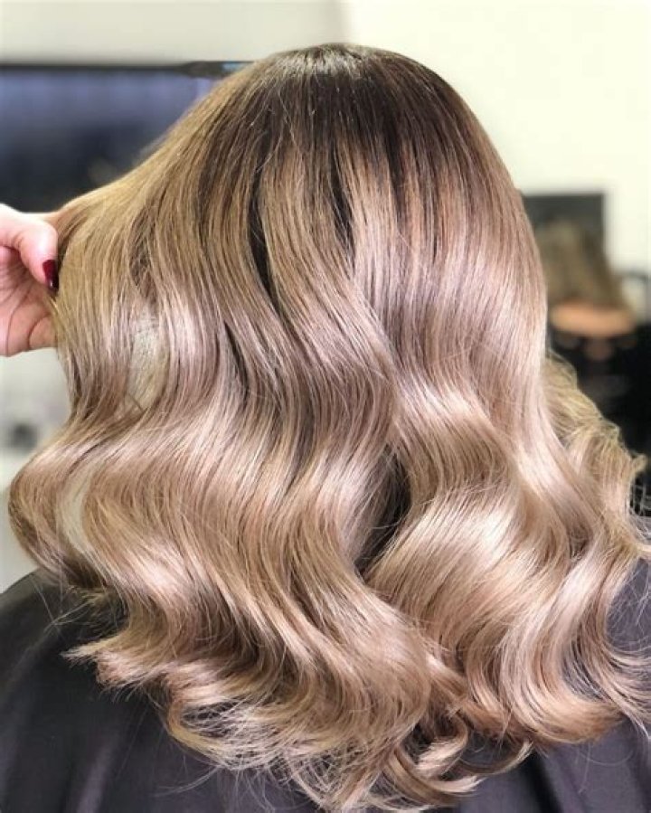 Champagne Blonde Is The New Blonde Hair Hue Trend