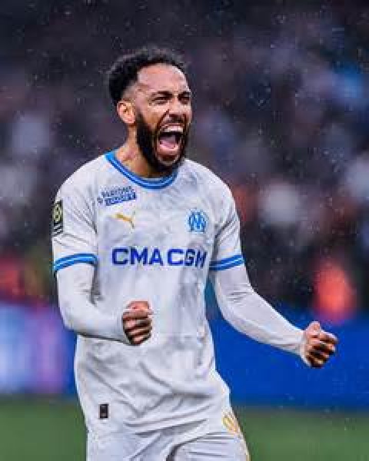 Chelsea flop Aubameyang agrees shock transfer to 'Arsenal retirement home' as fans stunned by contract length