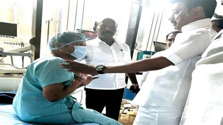 Tamil Nadu CM MK Stalin meets DMK minister Senthil Balaji in Chennai hospital People will teach BJP lesson in 2024 – India TV