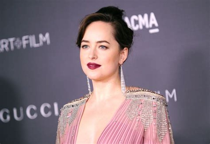 Dakota Johnson’s Plum Lip: How-To From Makeup Artist Lisa Storey