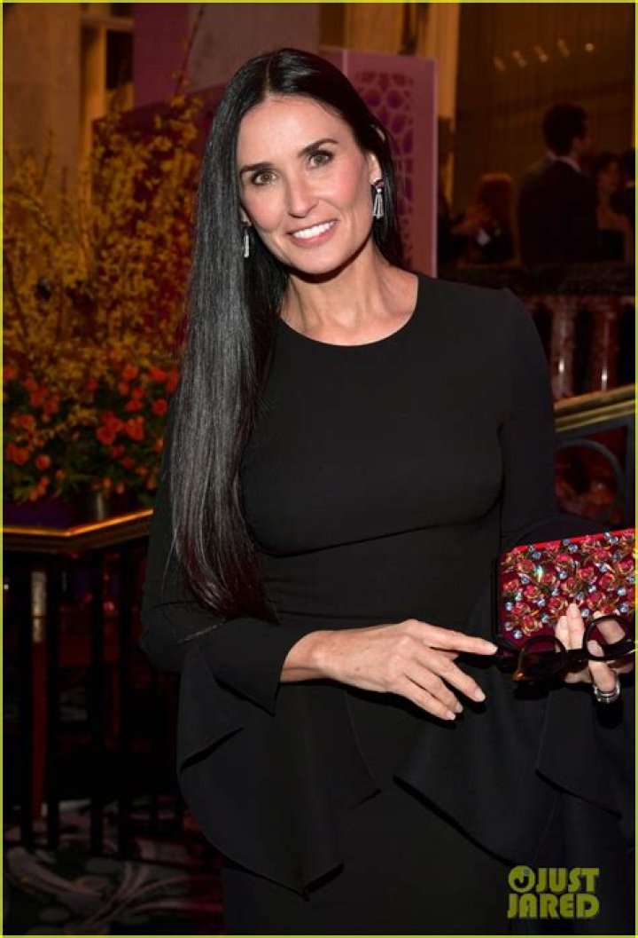 Demi Moore flaunts bikini body in Mexico (see pics) – India TV