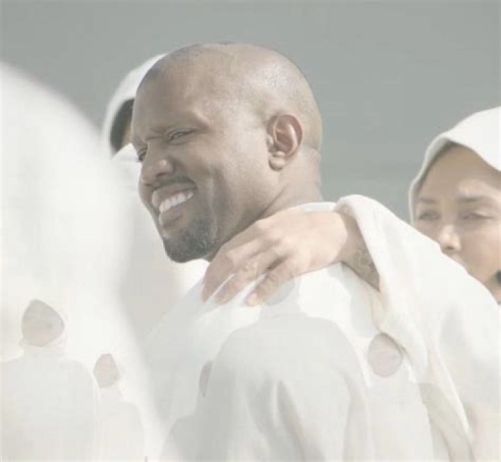 Did Kanye West shave his eyebrows?