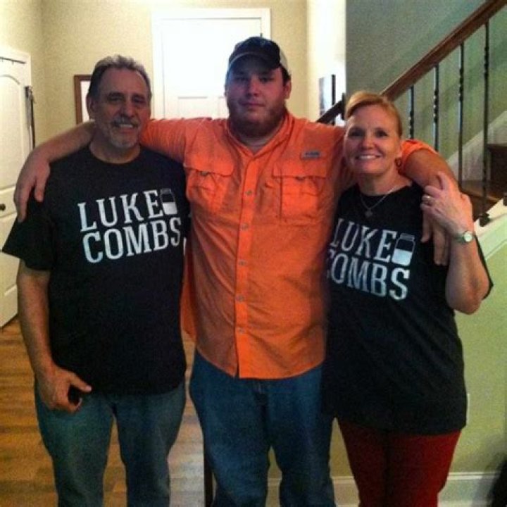 Exploring The Life And Legacy Of Luke Combs: Did Luke Combs' Dad Pass Away?