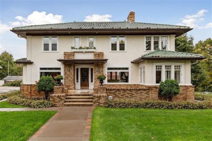 Quick Answer: Did The Minnehaha House Diy Sell