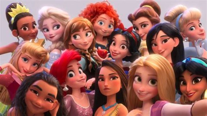 Disney Princesses Reunite For Wreck It Ralph 2 Scene & Selfie