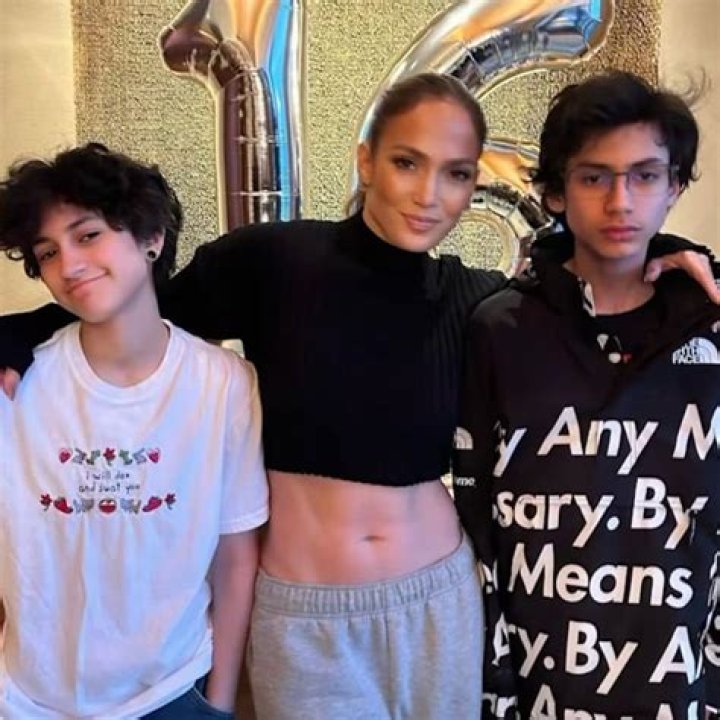 Does Frankie Muniz Have 17 Kids? A Deep Dive Into The Actor's Life