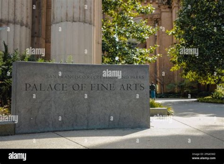 Does Palace Of Fine Arts Close At Night