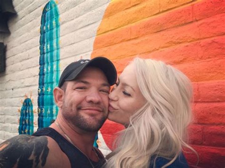 Dog the Bounty Hunter’s tattoo model daughter-in-law Jamie shows off weight loss in black bikini on pool day