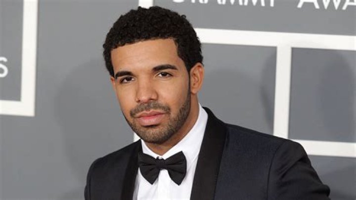 Drake Dating History: Confirms Rihanna, Tyra Banks, Kat Dennings Dates
