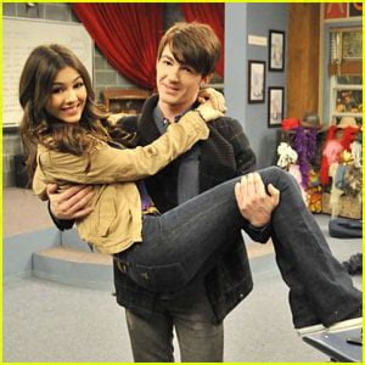 Unraveling The Connection: Drake Bell And Victoria Justice
