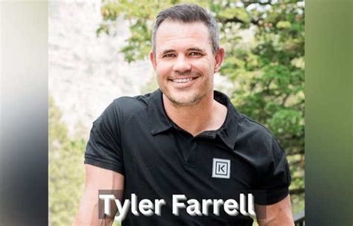 Dream Home Makeover fans are obsessed with contractor Tyler Farrell