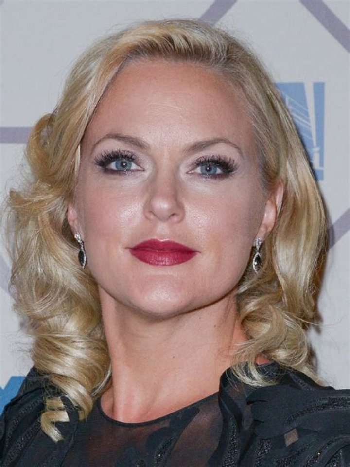 elaine hendrix News - Us Weekly