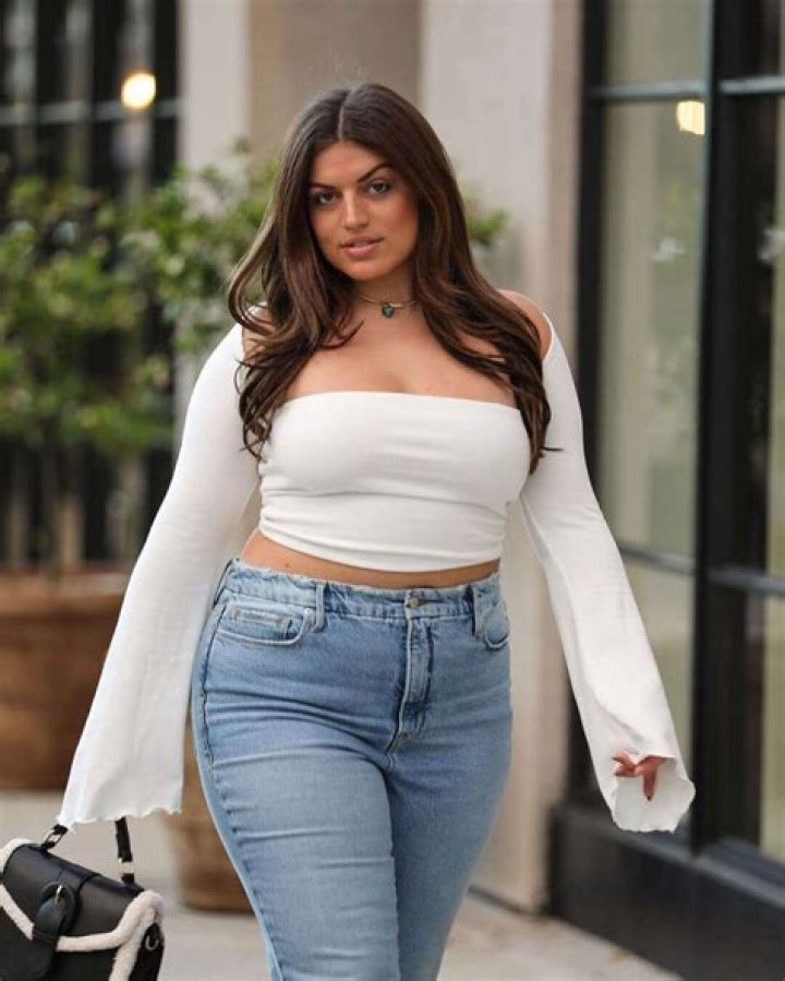 Ella Halikas News - Us Weekly