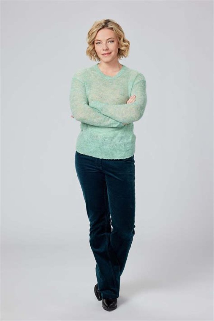 Eloise Mumford: Get to Know the Hallmark Channel Actress