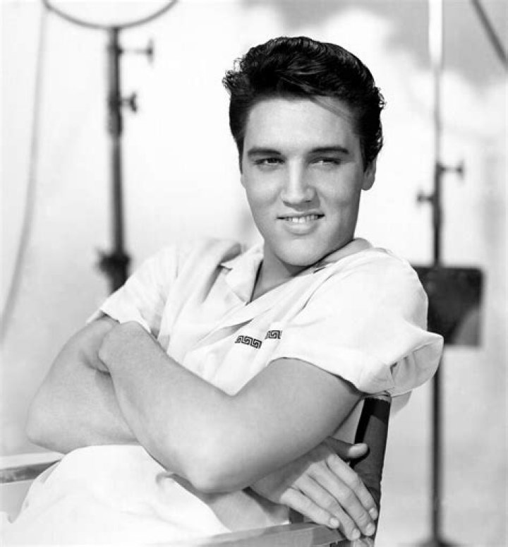 Elvis Presley In His 20s: The Rise Of A Musical Icon