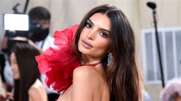 Emily Ratajkowski: ‘Sex Is Very Relaxing for Me’