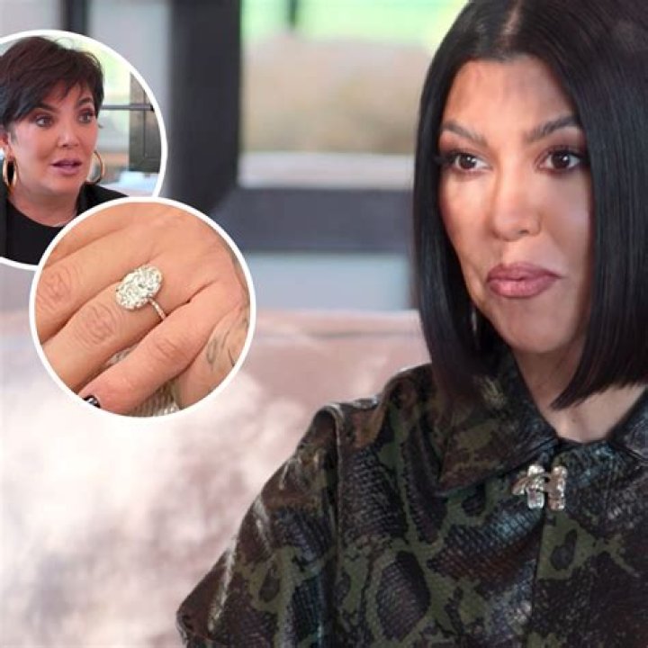 What engagement ring did Travis Barker give Kourtney Kardashian?