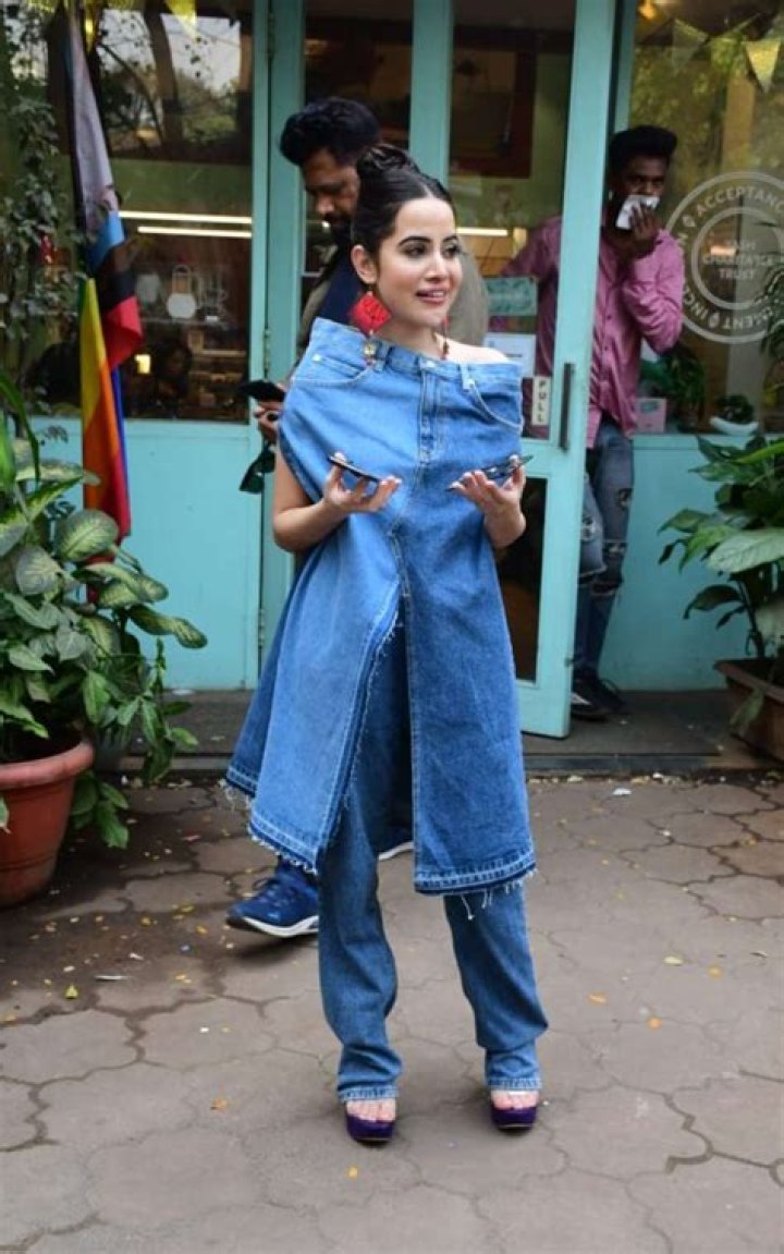 Urfi Javed gives denim-on-denim look a quirky twist by wearing jeans as a top