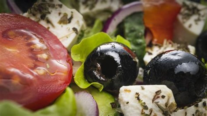 'Don't Trust the Chicken:' Ex Panera Worker Reveals 'Disgusting' Secrets