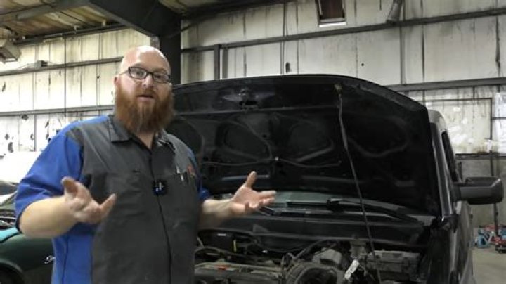 I'm an expert mechanic with 20 years experience - here's why your AC isn't working... and the quickest way to fix it