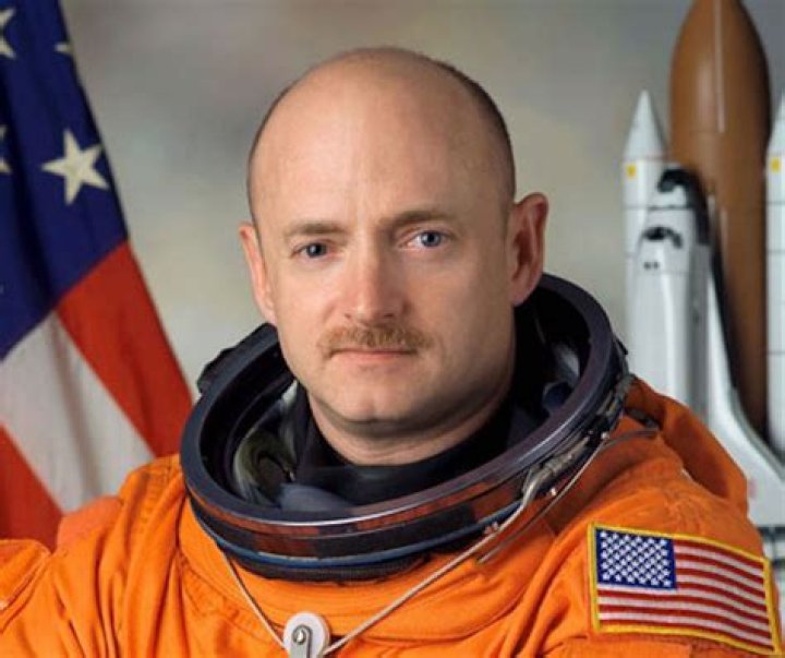 Former astronaut Mark Kelly to speak at DNC