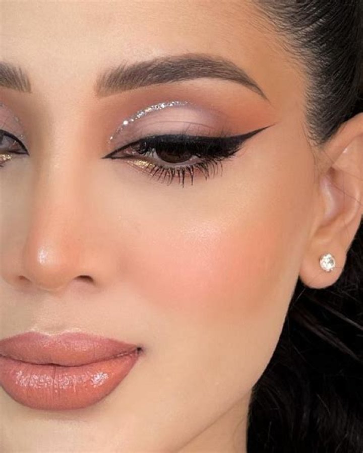 Discover The Joy Of Free Shower Makeup: A Makeup Revolution