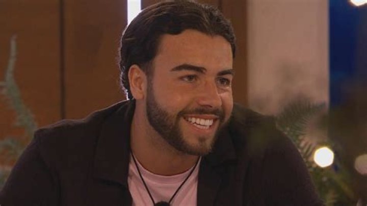 Furious Love Island fans convinced Sammy was told who to pick on his date as they spot ‘proof’ - did you see it?