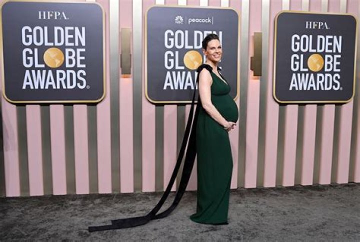 Golden Globes 2023: Pregnant Hilary Swank Walks Red Carpet