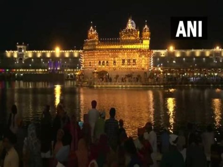Golden Temple decked up on birth anniversary of Guru Ram Das