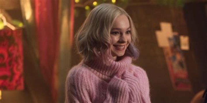 Good Girls Guide to Kinky Sex has viewers fuming it’s not raunchy enough – asking ‘what’s kinky about a feather boa?’ – The US Sun
