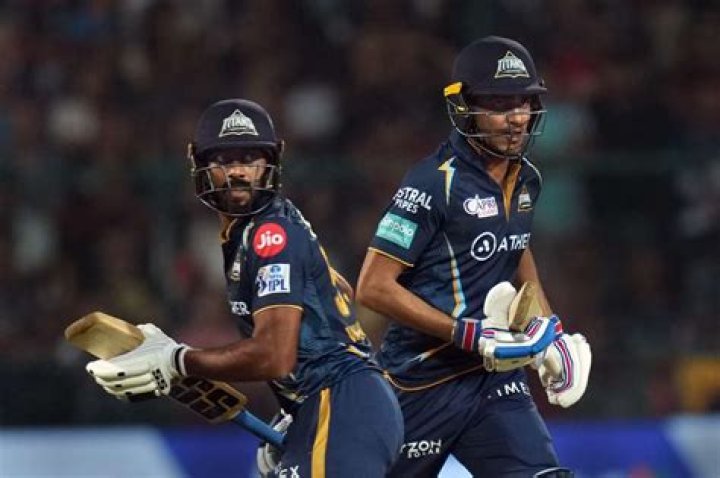 Gujarat Titans beat Royal Challengers Bangalore, Mumbai Indians qualify for Playoffs – India TV