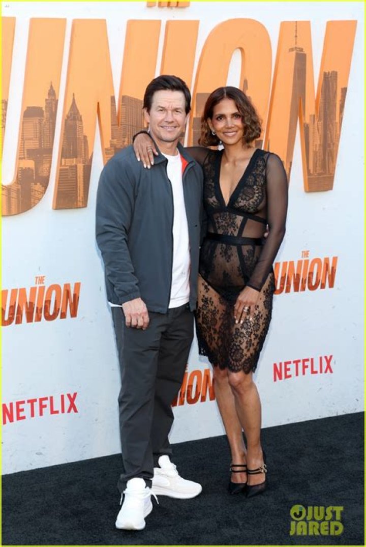 Halle Berry Wears T-Shirt Proclaiming 'No More Boyfriends'