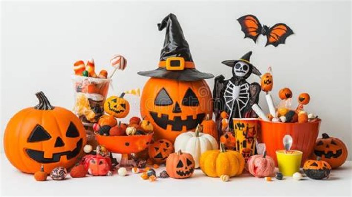 halloween News - Us Weekly