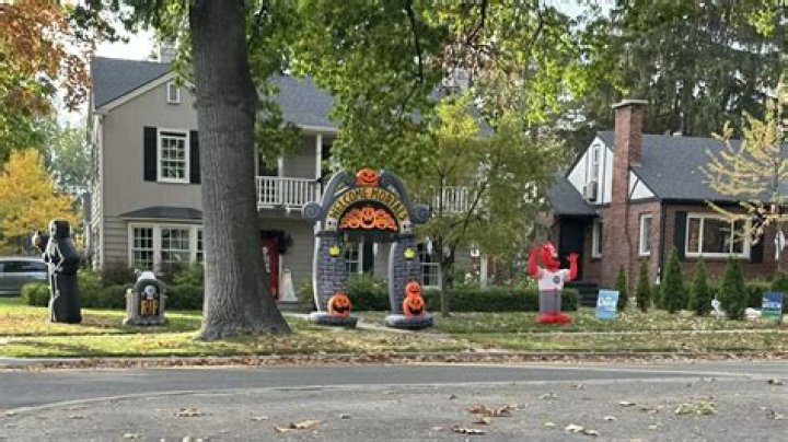Harrison Boulevard closes for Halloween in Boise's North End