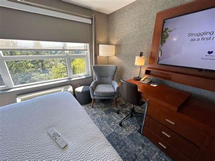 Why you should NEVER sit in the hotel room chair