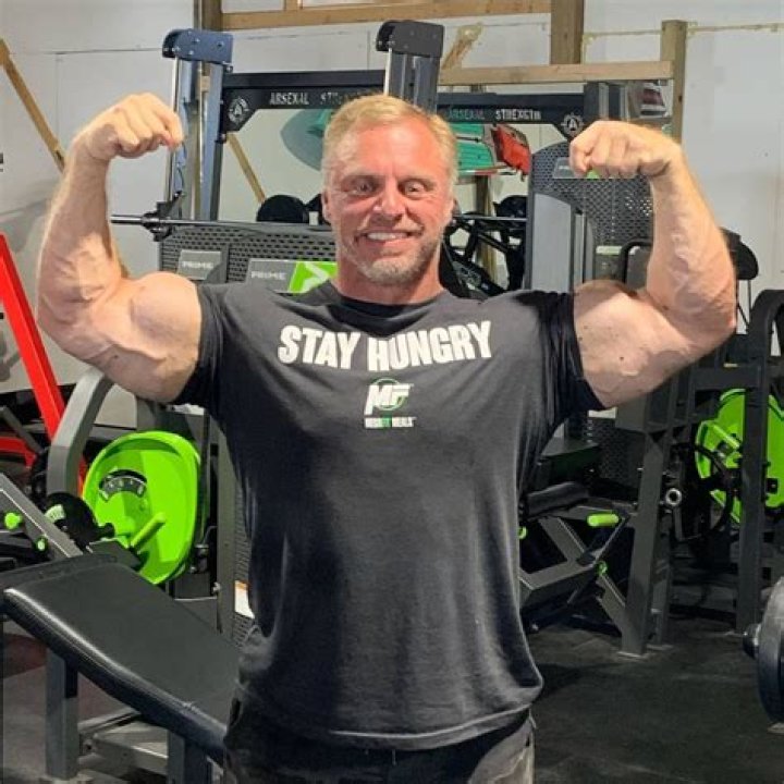 How did bodybuilder John Meadows die?