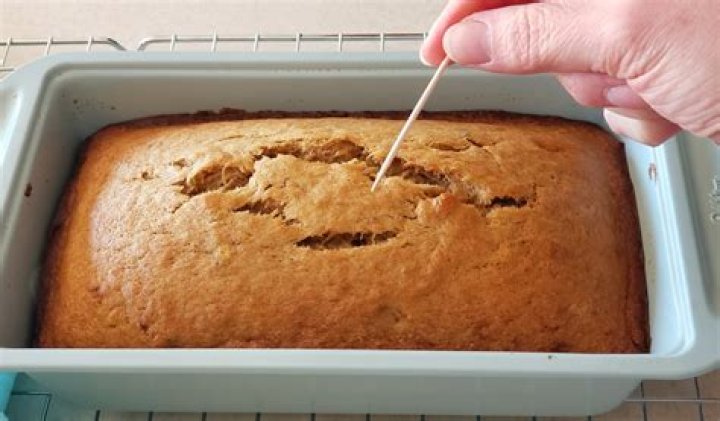 How Do You Check If Banana Bread Is Done Without A Toothpick