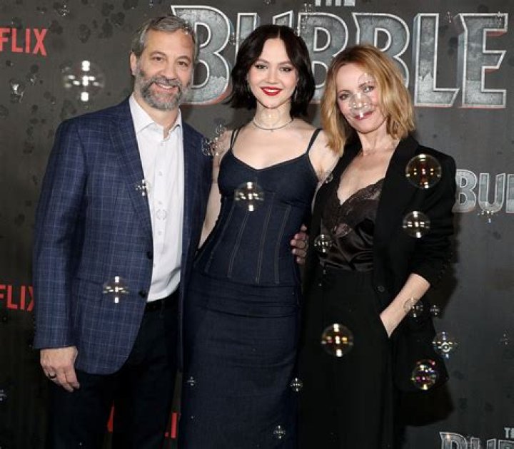 How Leslie Mann Feels About Daughter Dating Kate Hudson’s Son