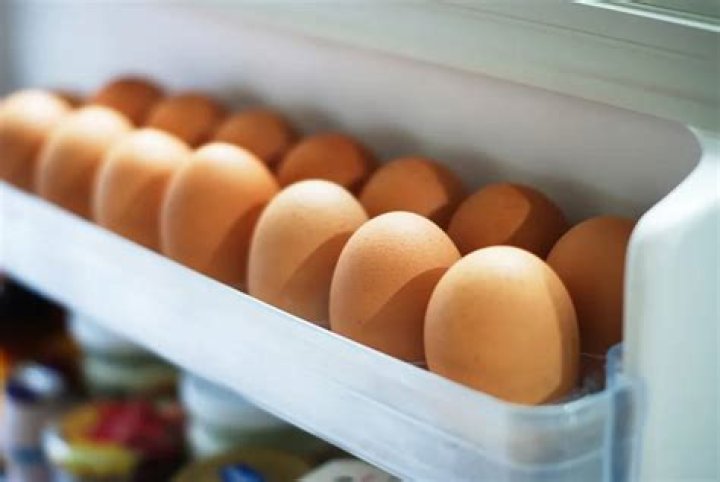 Question: How Long Can Fresh Eggs Stay Out