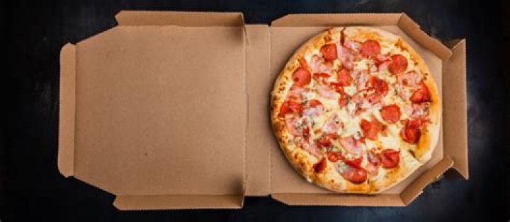 Quick Answer: How Long Does Pizza Last In The Box