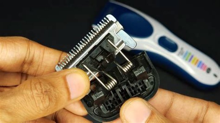 How To Change Razor Blade In Cerama Bryte Scraper