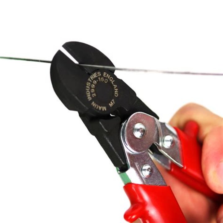 Quick Answer: How To Cut Metal Wire Without Wire Cutters
